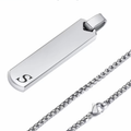 Colgante hombre inicial plateado